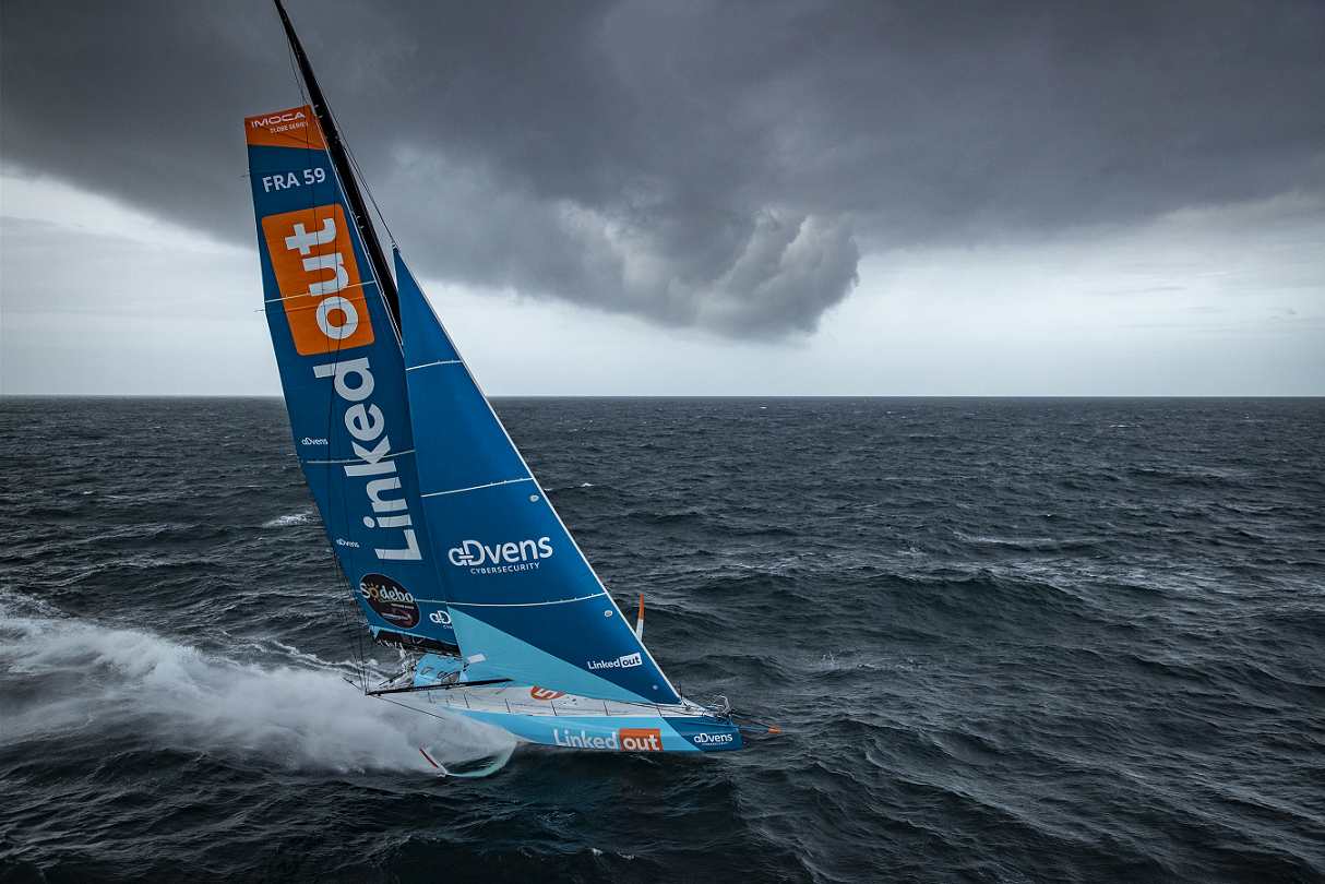 LinkedOut accelerato da Advens